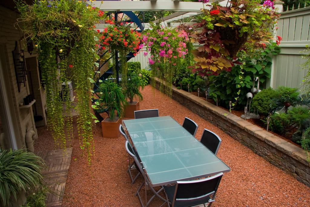 Le Cartier Bed And Breakfast Montreal Exterior photo