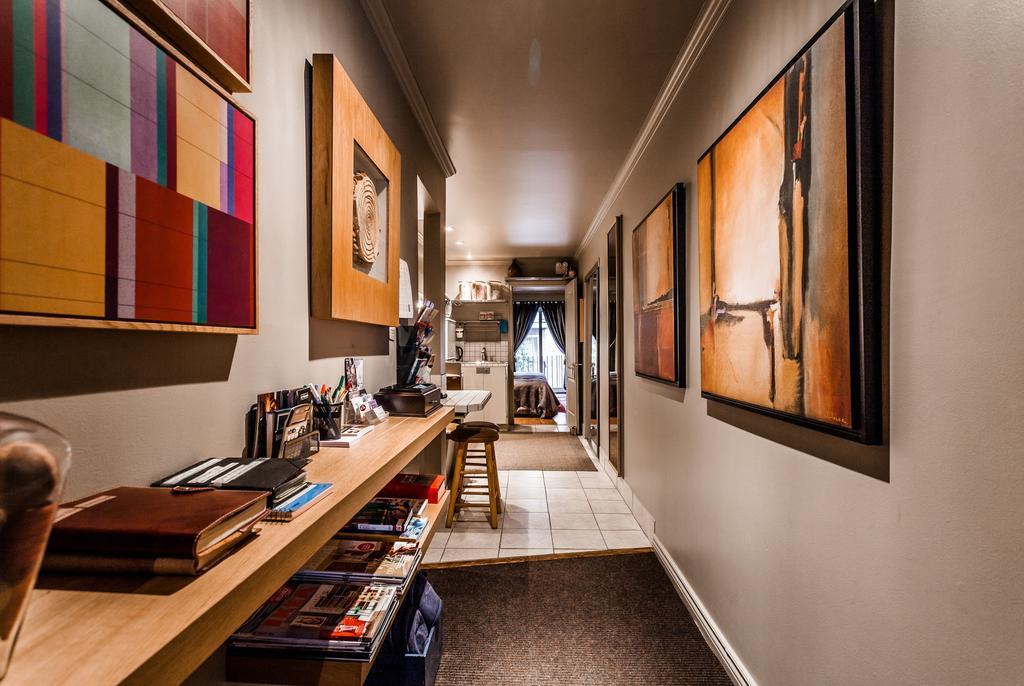 Le Cartier Bed And Breakfast Montreal Exterior photo