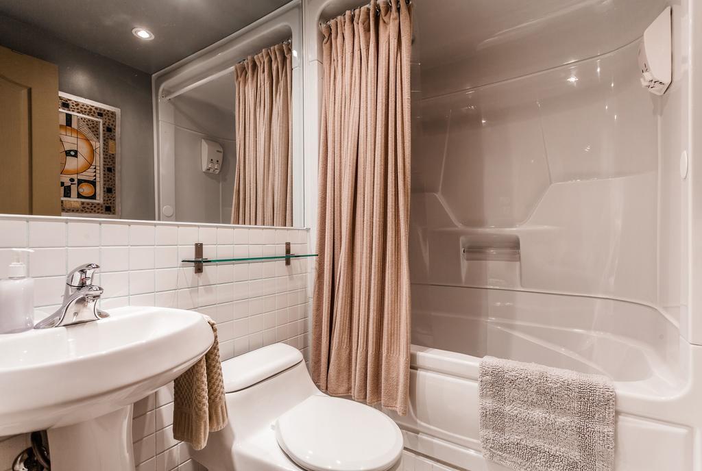 Le Cartier Bed And Breakfast Montreal Room photo