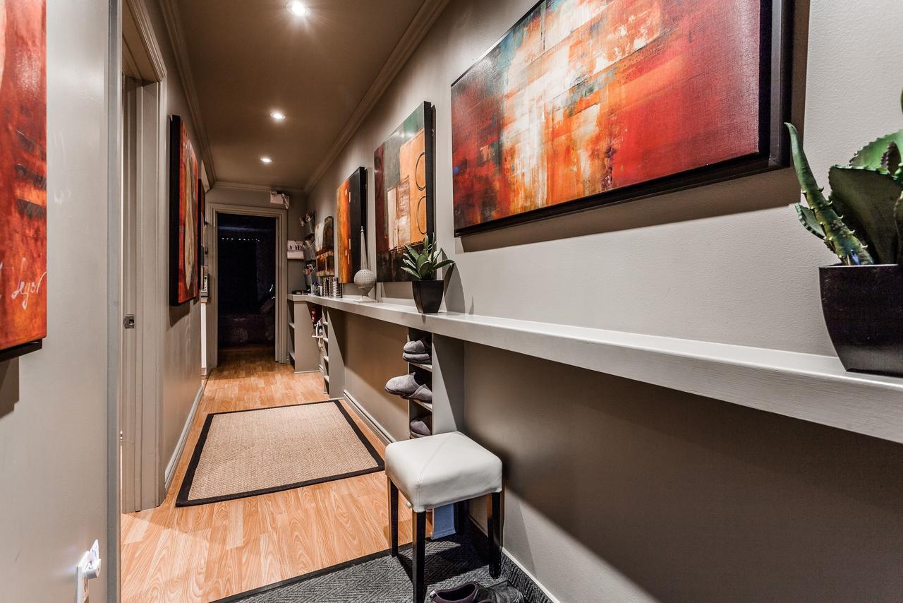 Le Cartier Bed And Breakfast Montreal Exterior photo